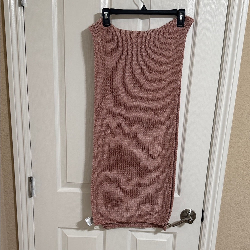 GAP Women's Textured Scarf in Dusty Rose